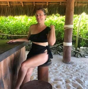 Meet your Posher, Liz